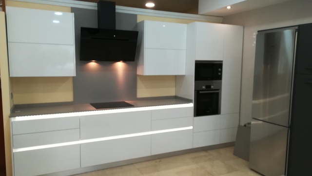 Muebles de cocina con gola,apertura con gola,gola con luz, Muebles de cocina con gola,apertura con gola,gola con luz,