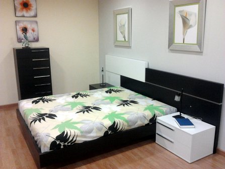 Dormitorio en chapa natural y laca